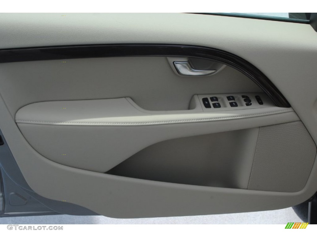 2014 Volvo XC70 3.2 Door Panel Photos