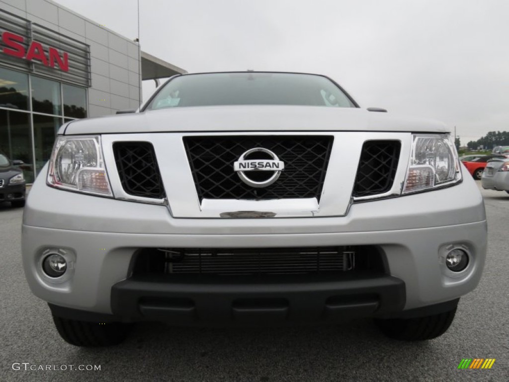 2013 Frontier SV V6 Crew Cab - Brilliant Silver / Steel photo #7