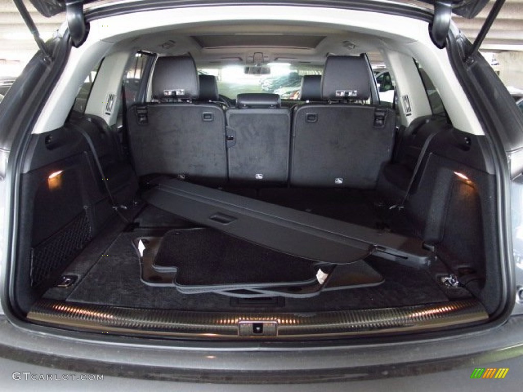 2013 Audi Q7 3.0 S Line quattro Trunk Photos