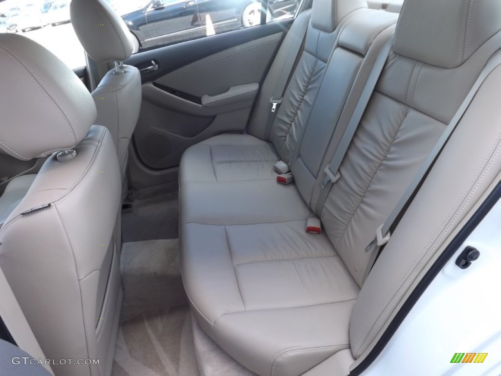 2011 Altima 3.5 SR - Winter Frost White / Blond photo #6