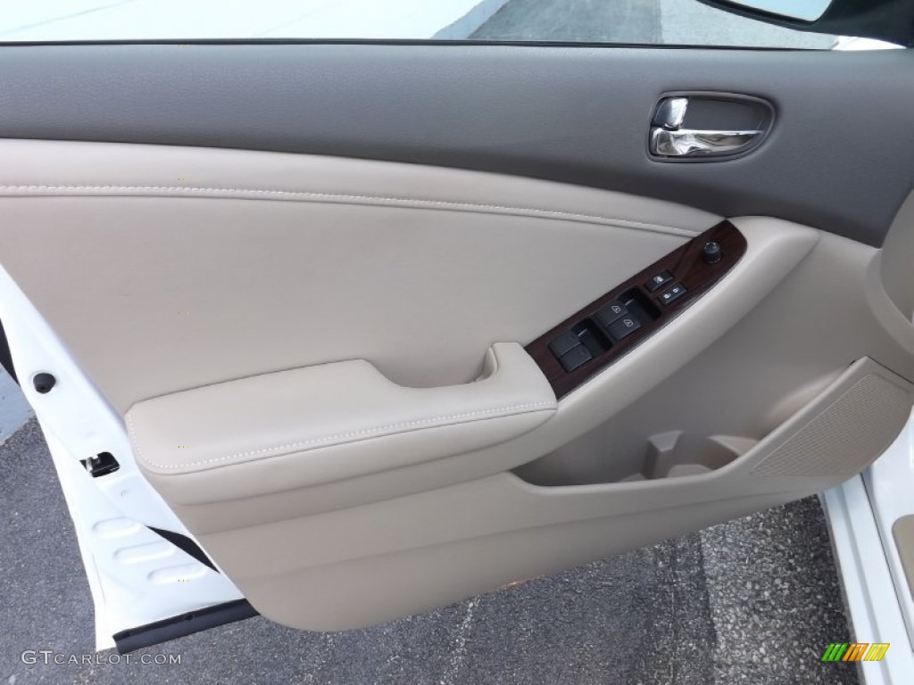 2011 Altima 3.5 SR - Winter Frost White / Blond photo #11