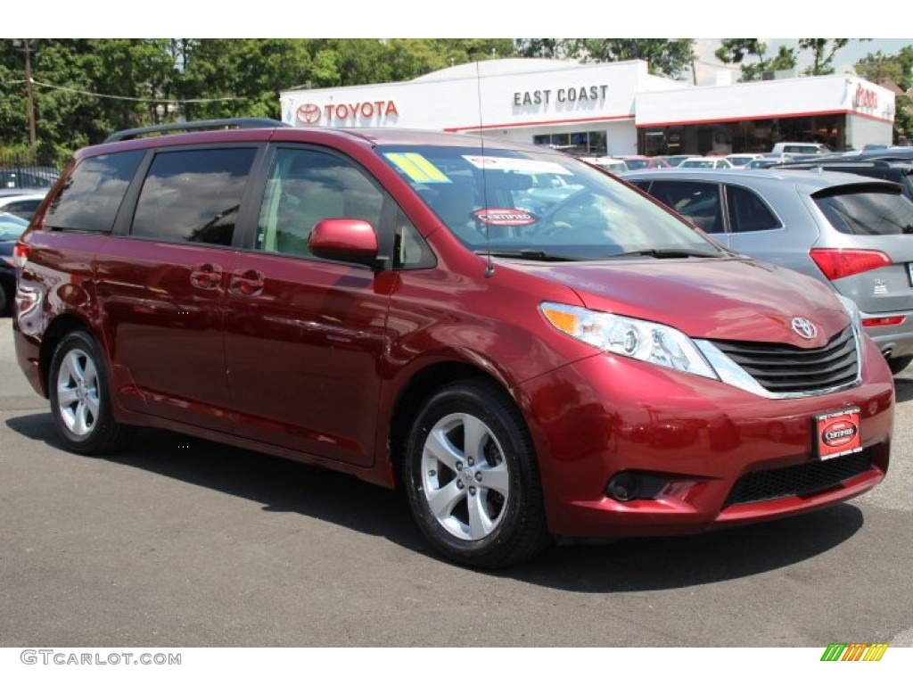 2011 Sienna LE - Salsa Red Pearl / Light Gray photo #1