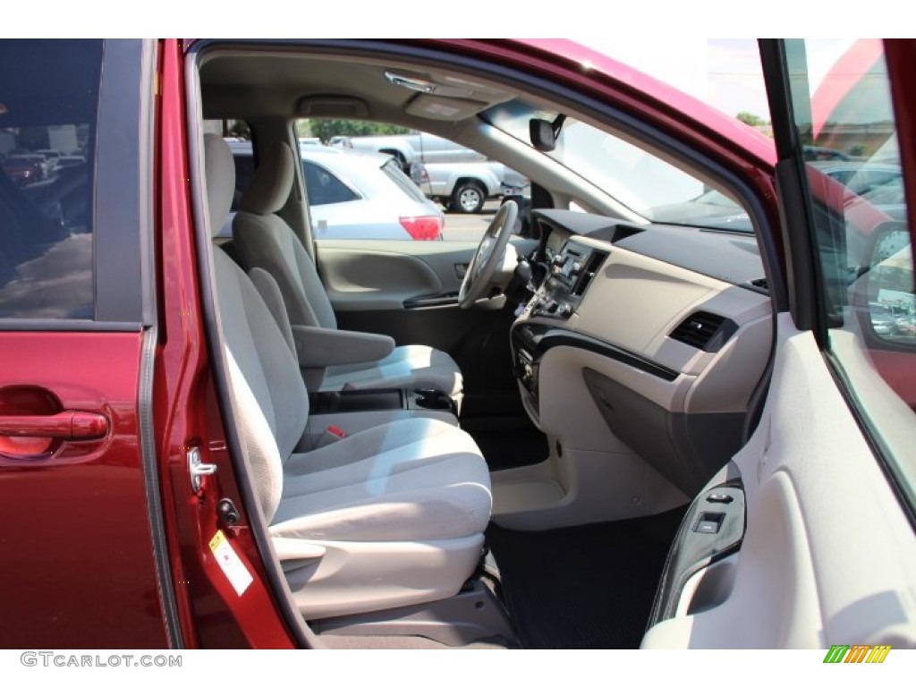 2011 Sienna LE - Salsa Red Pearl / Light Gray photo #8