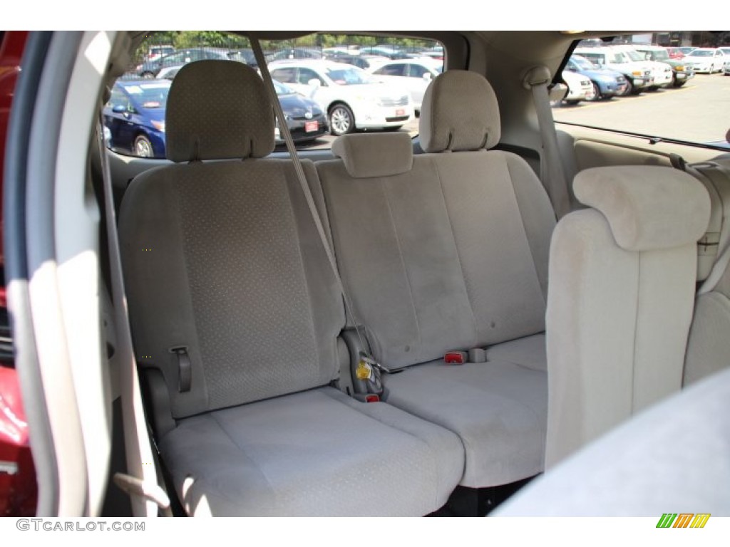 2011 Sienna LE - Salsa Red Pearl / Light Gray photo #9