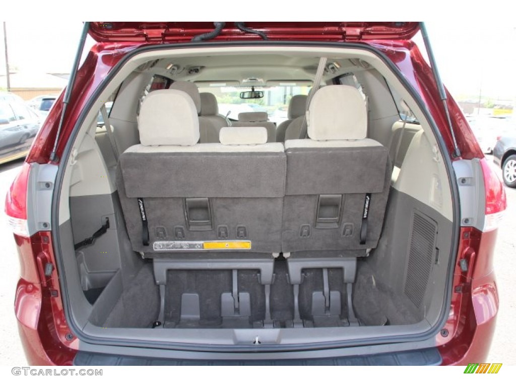 2011 Sienna LE - Salsa Red Pearl / Light Gray photo #14