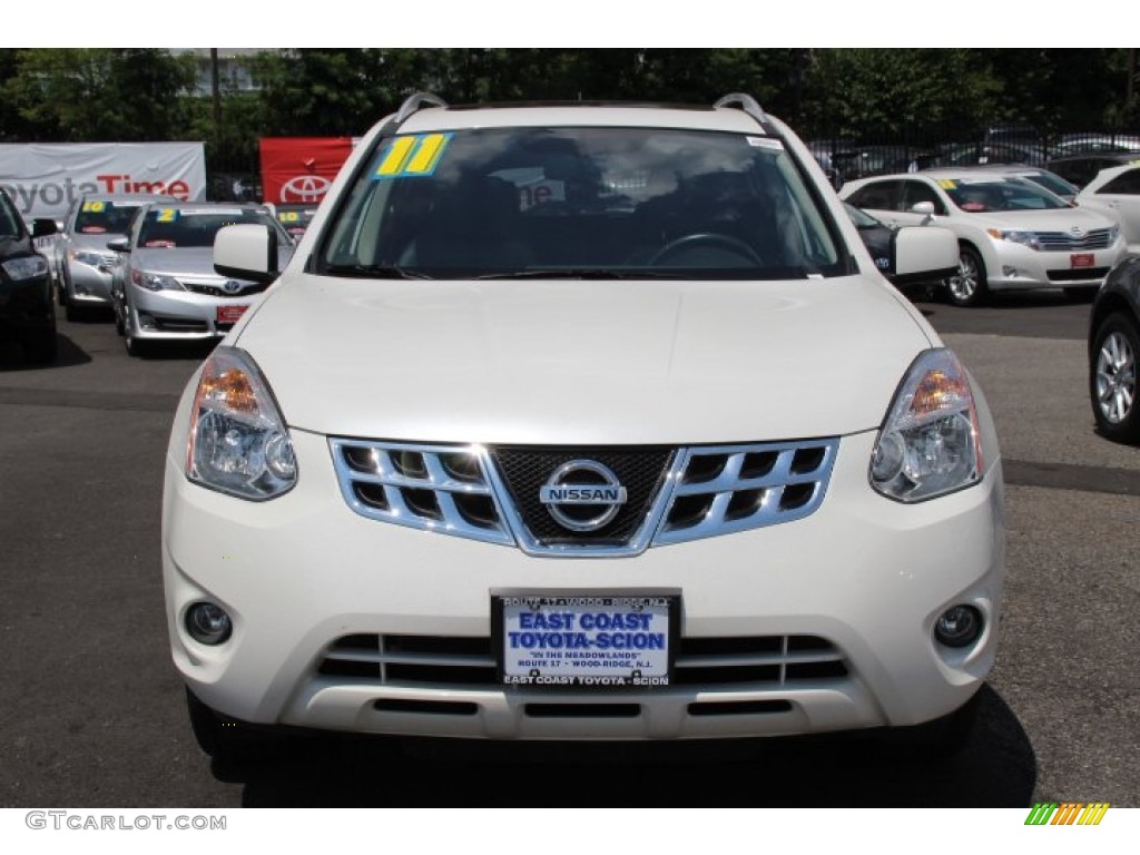 2011 Rogue SL AWD - Pearl White / Black photo #2