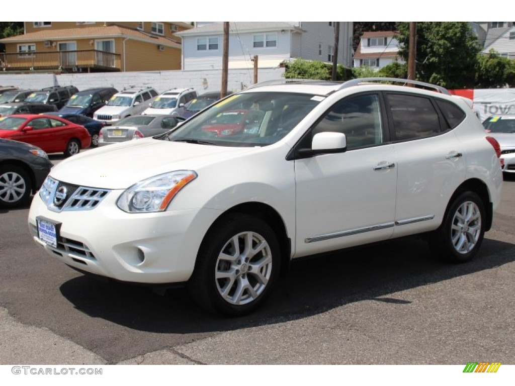 2011 Rogue SL AWD - Pearl White / Black photo #3