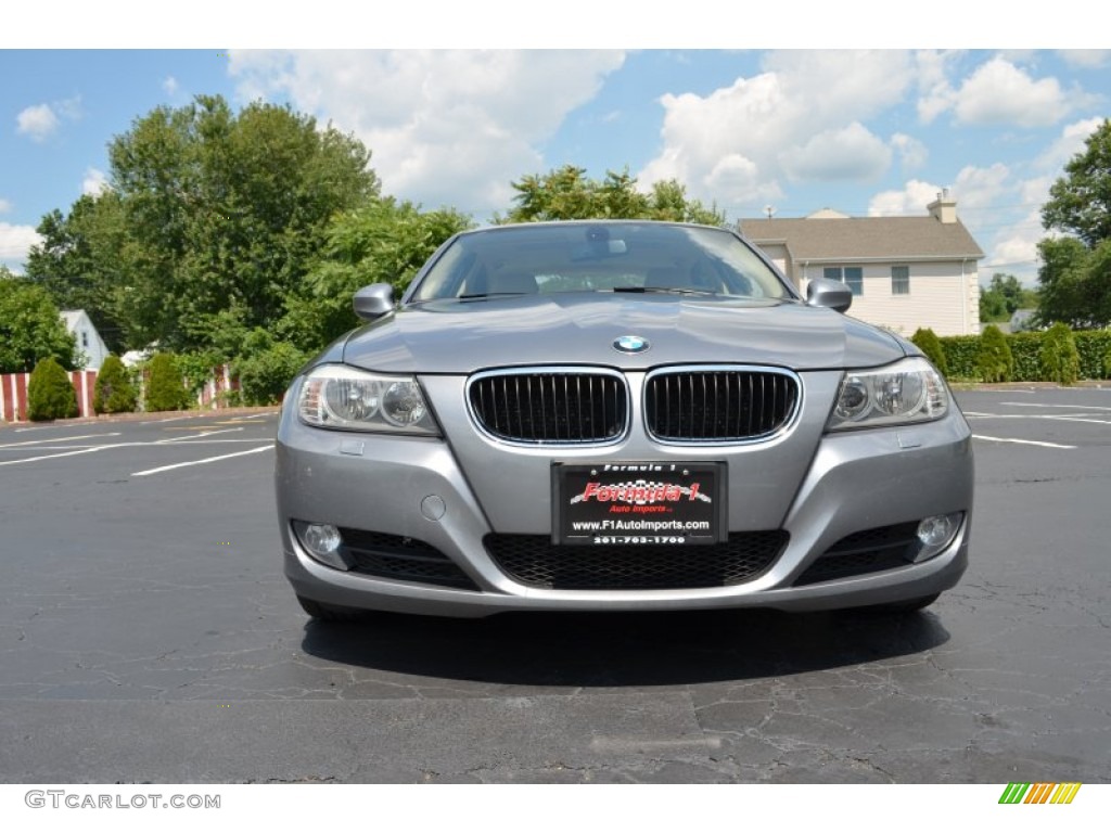 2010 3 Series 328i xDrive Sedan - Space Gray Metallic / Beige photo #2