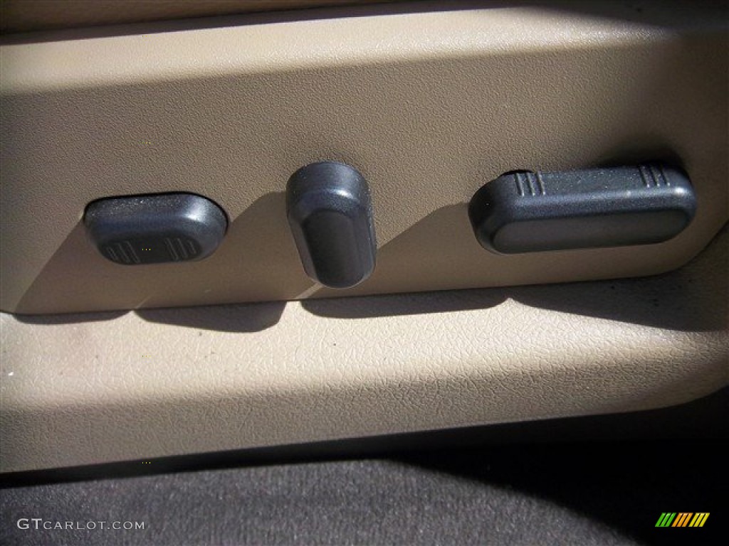 2010 F150 Lariat SuperCrew - Red Candy Metallic / Tan photo #11