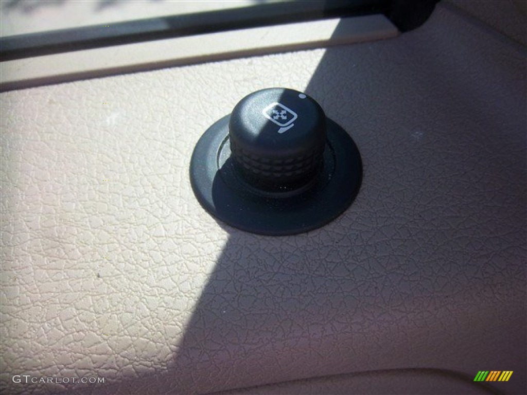 2010 F150 Lariat SuperCrew - Red Candy Metallic / Tan photo #19