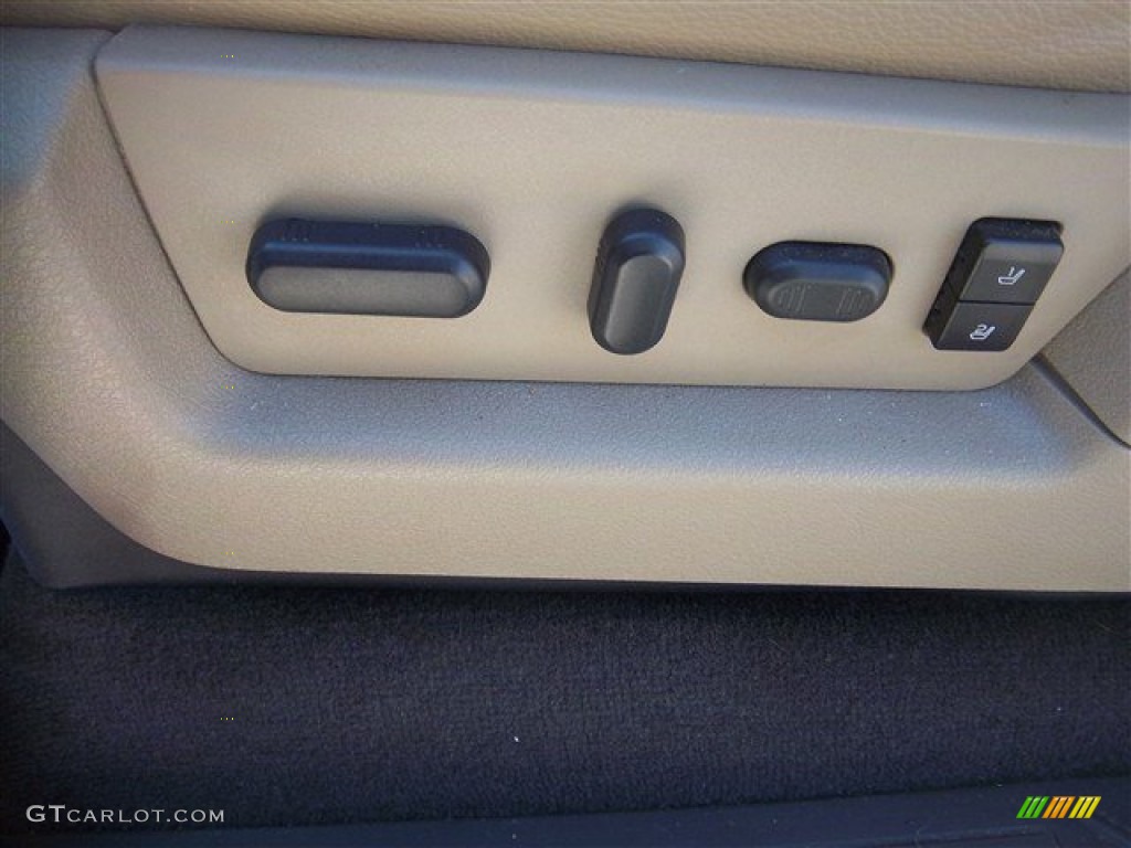 2010 F150 Lariat SuperCrew - Red Candy Metallic / Tan photo #20