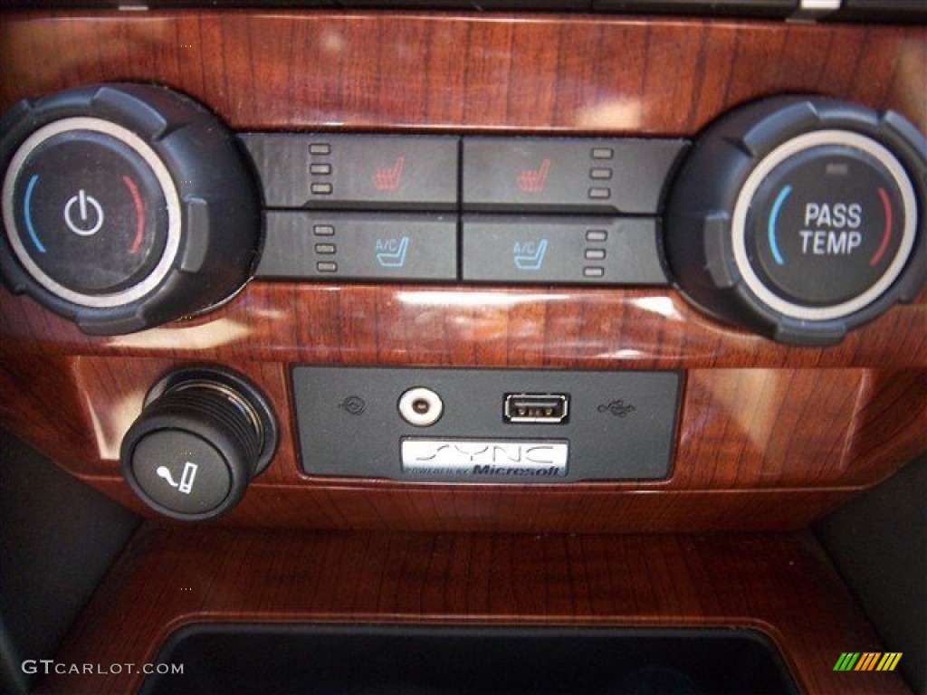 2010 F150 Lariat SuperCrew - Red Candy Metallic / Tan photo #25