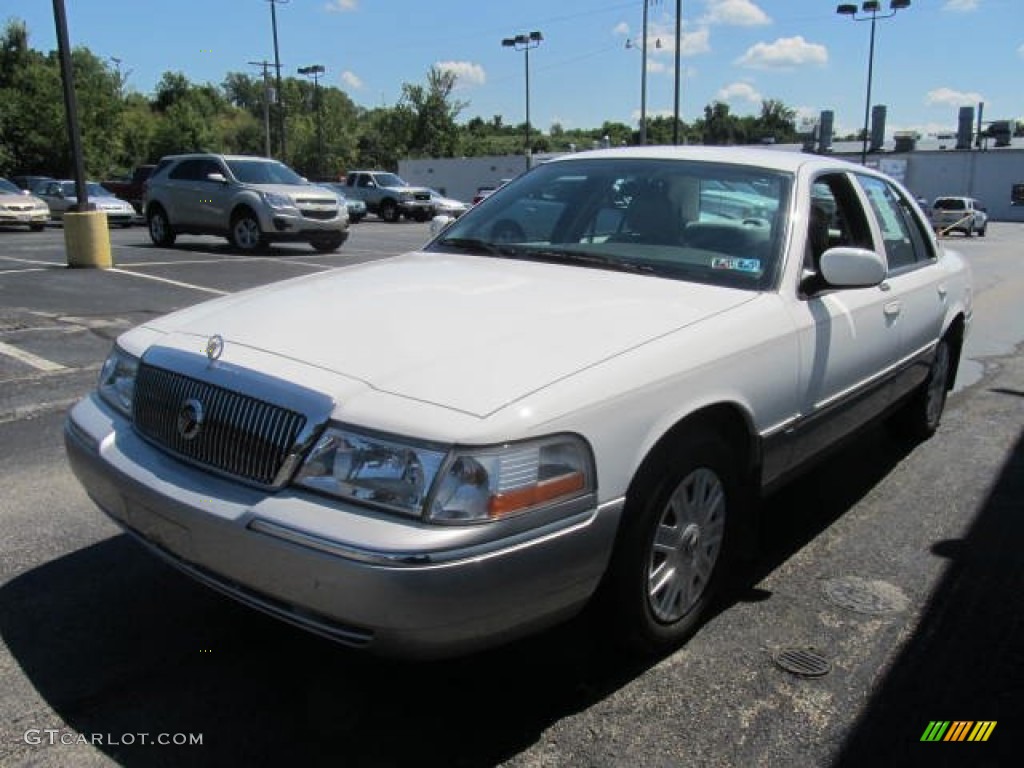2005 Grand Marquis GS - Vibrant White / Light Flint photo #8