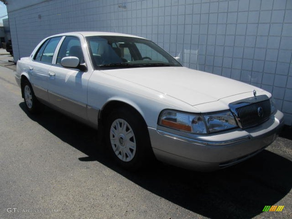 2005 Grand Marquis GS - Vibrant White / Light Flint photo #10
