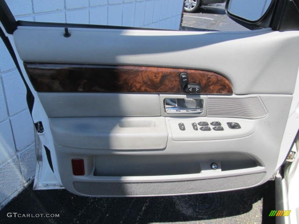2005 Grand Marquis GS - Vibrant White / Light Flint photo #11