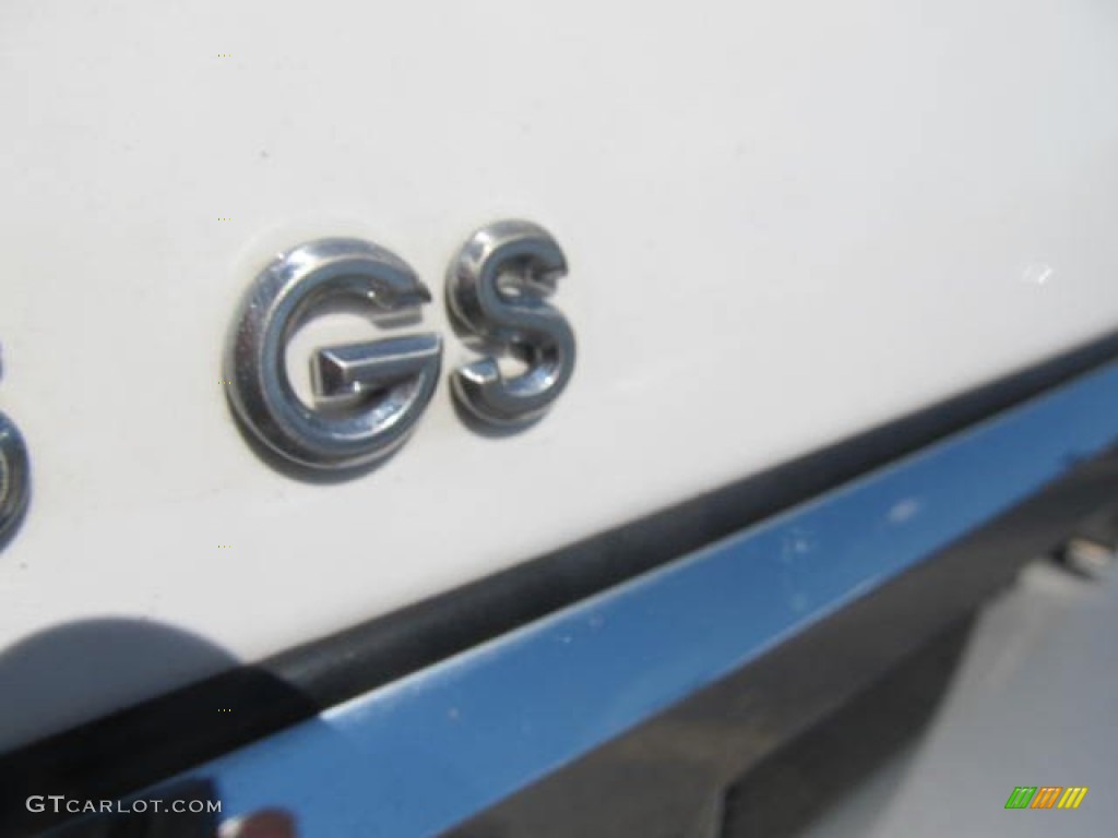 2005 Grand Marquis GS - Vibrant White / Light Flint photo #21