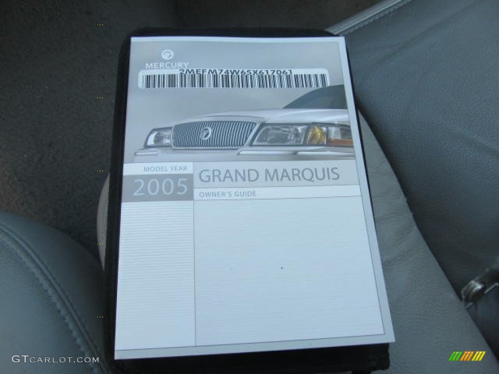 2005 Grand Marquis GS - Vibrant White / Light Flint photo #23