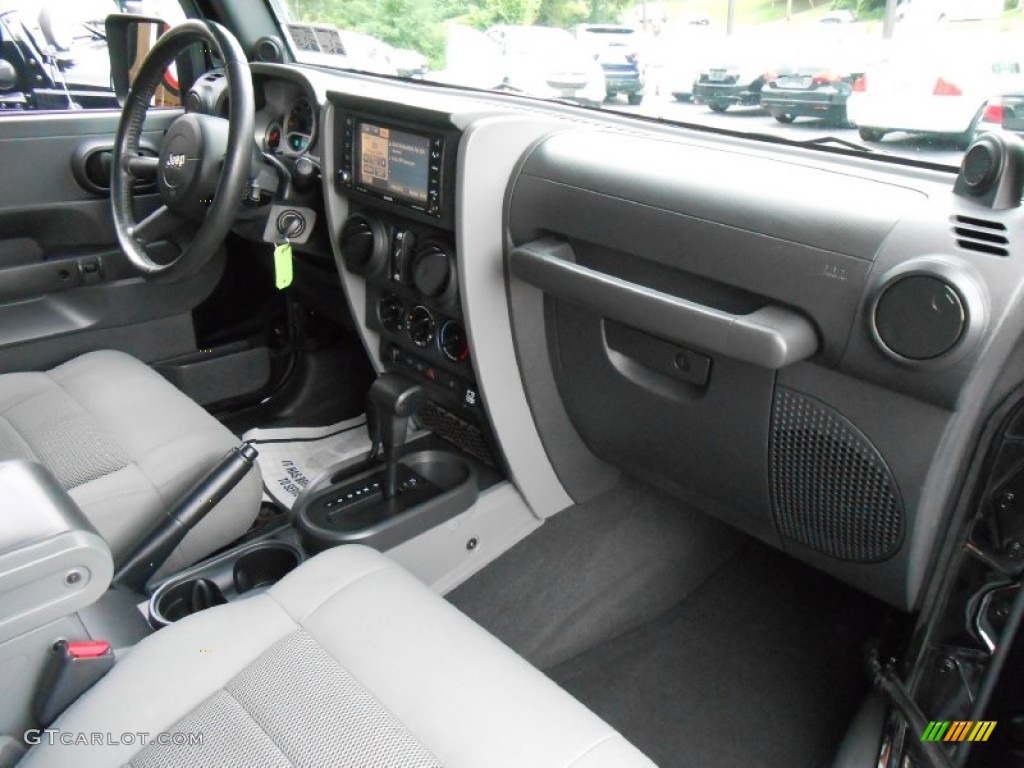 2009 Jeep Wrangler Unlimited Rubicon 4x4 Dark Slate Gray/Medium Slate Gray Dashboard Photo #84286049