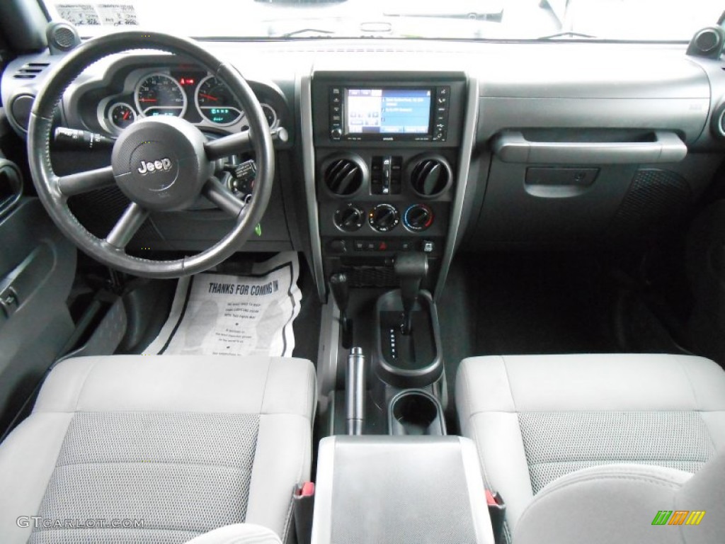 2009 Jeep Wrangler Unlimited Rubicon 4x4 Dark Slate Gray/Medium Slate Gray Dashboard Photo #84286206