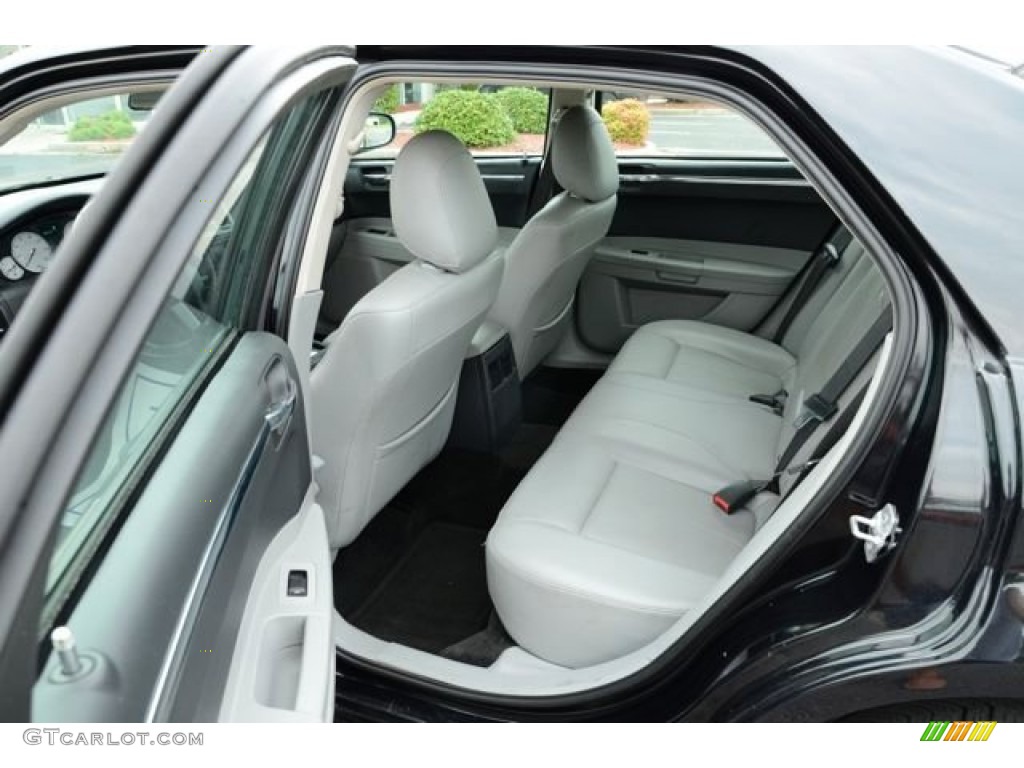 2007 Chrysler 300 Touring Rear Seat Photo #84287800