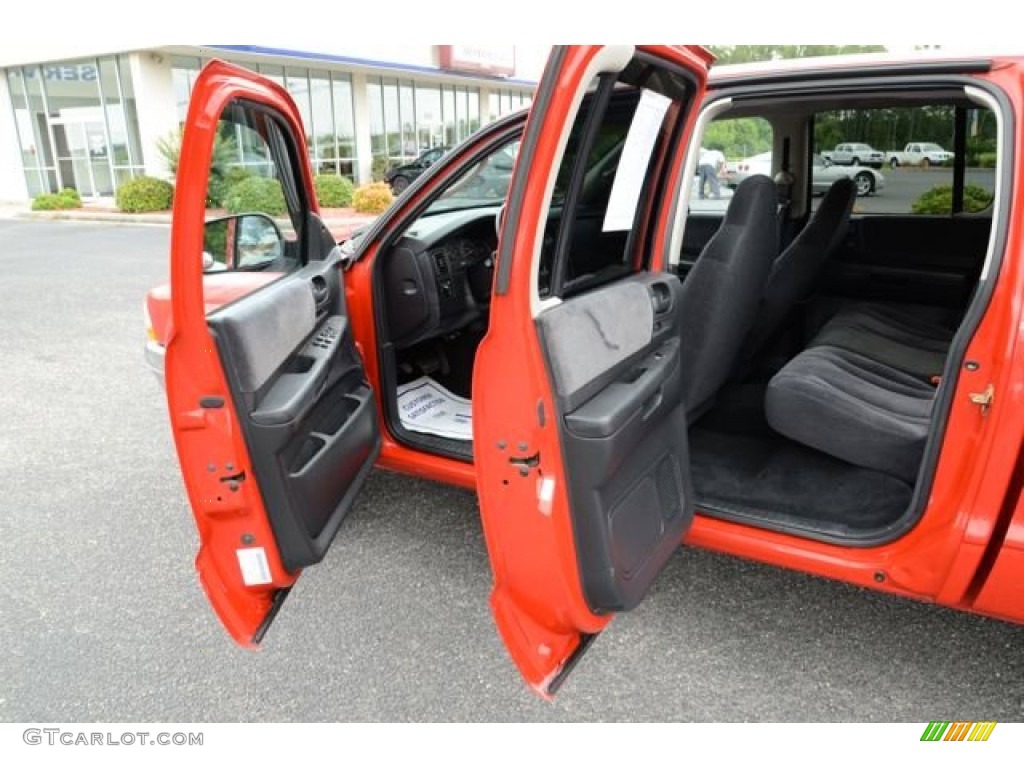 2004 Dakota SLT Quad Cab - Flame Red / Dark Slate Gray photo #11