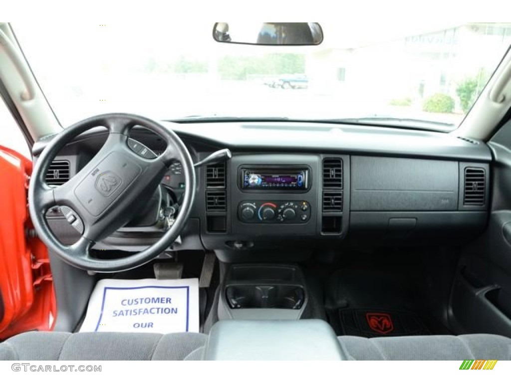 2004 Dakota SLT Quad Cab - Flame Red / Dark Slate Gray photo #13