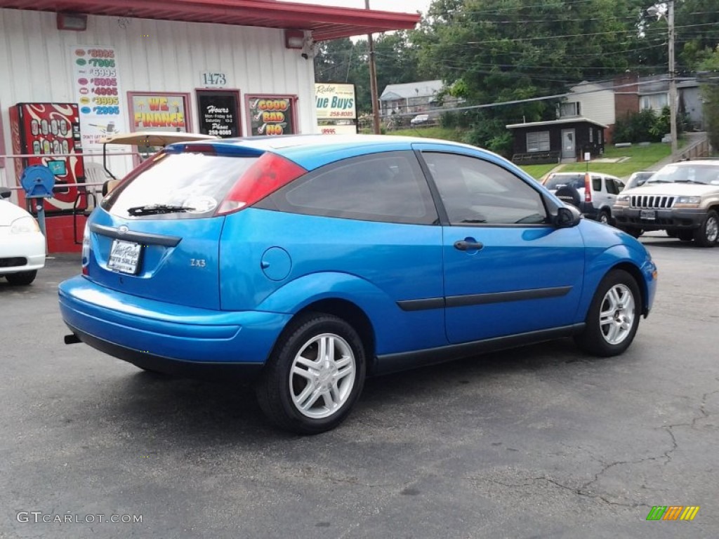 2000 Focus ZX3 Coupe - Light Sapphire Blue Metallic / Medium Graphite photo #4