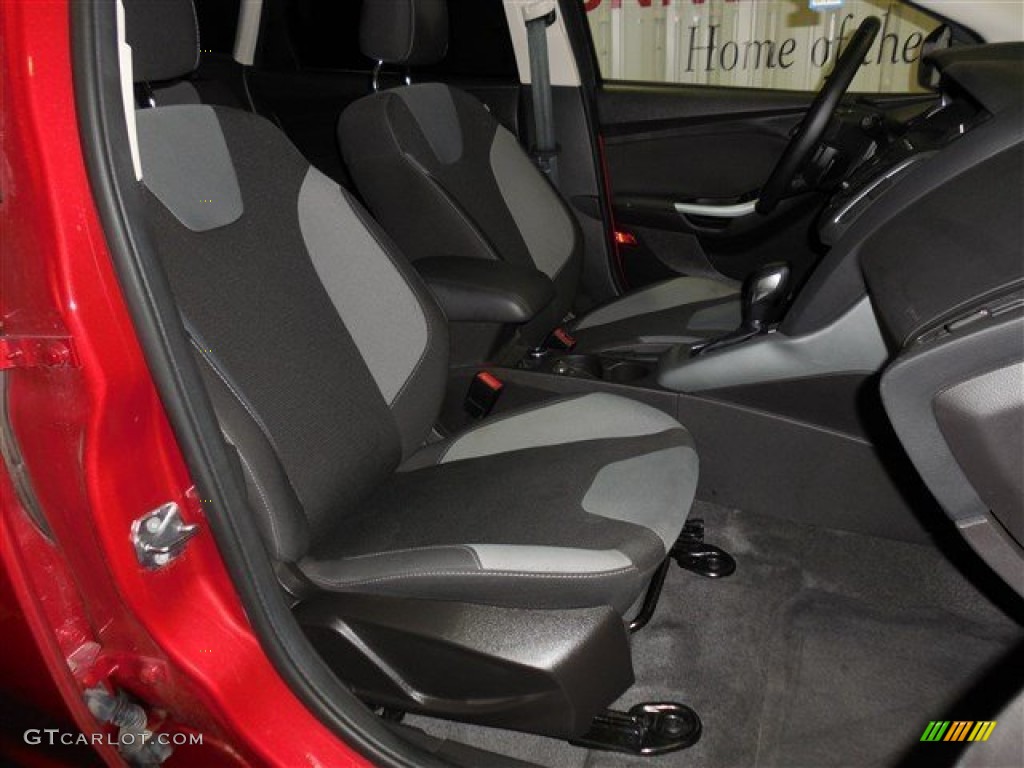 2012 Focus SE Sport 5-Door - Red Candy Metallic / Charcoal Black photo #18