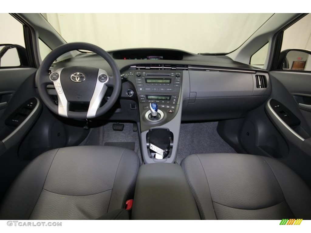 2010 Prius Hybrid III - Classic Silver Metallic / Misty Gray photo #4