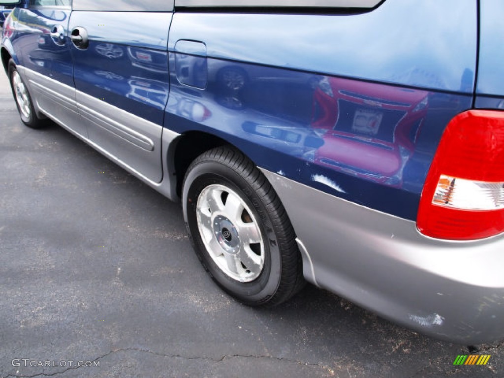 2003 Sedona EX - Blue Sapphire / Gray photo #4