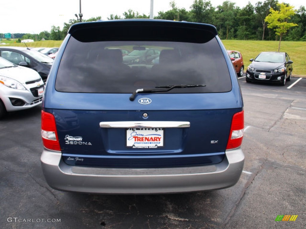 2003 Sedona EX - Blue Sapphire / Gray photo #6