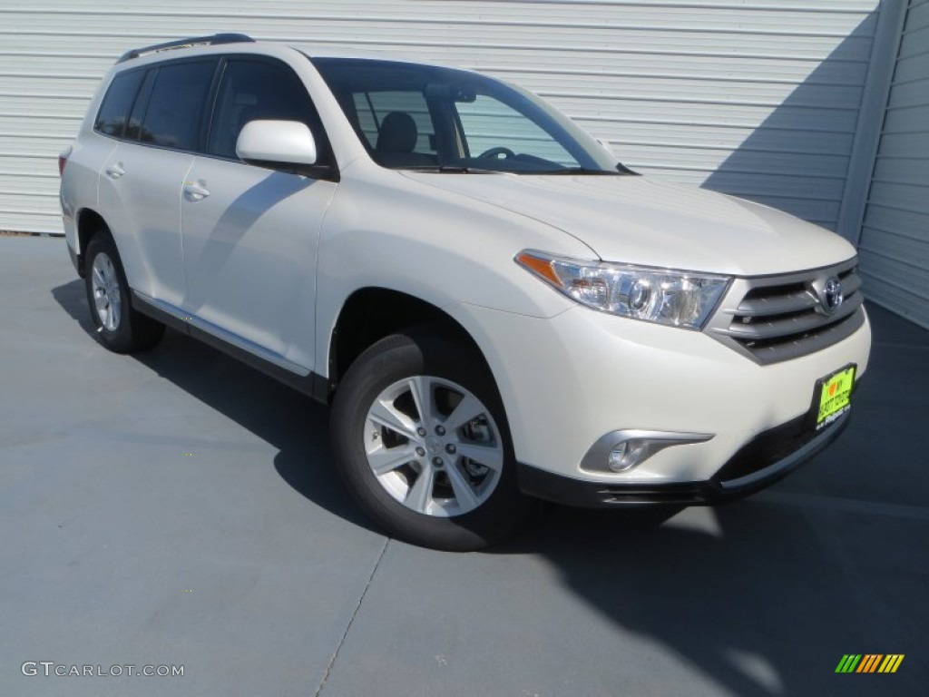 Blizzard White Pearl Toyota Highlander