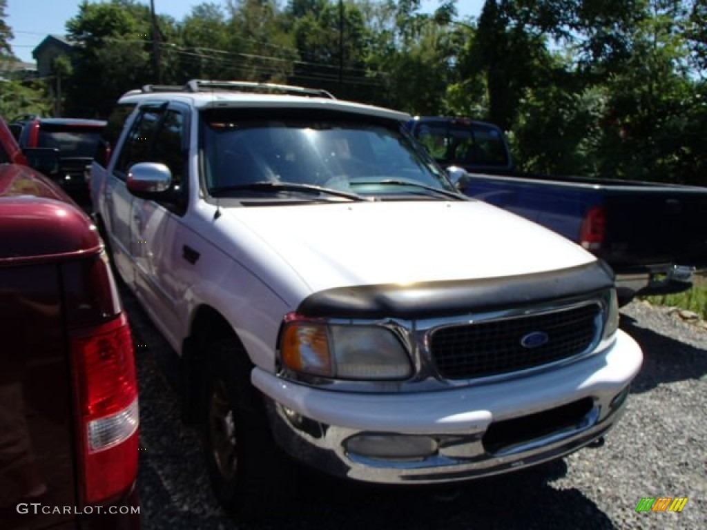 1997 Expedition XLT 4x4 - Oxford White / Medium Prairie Tan photo #1