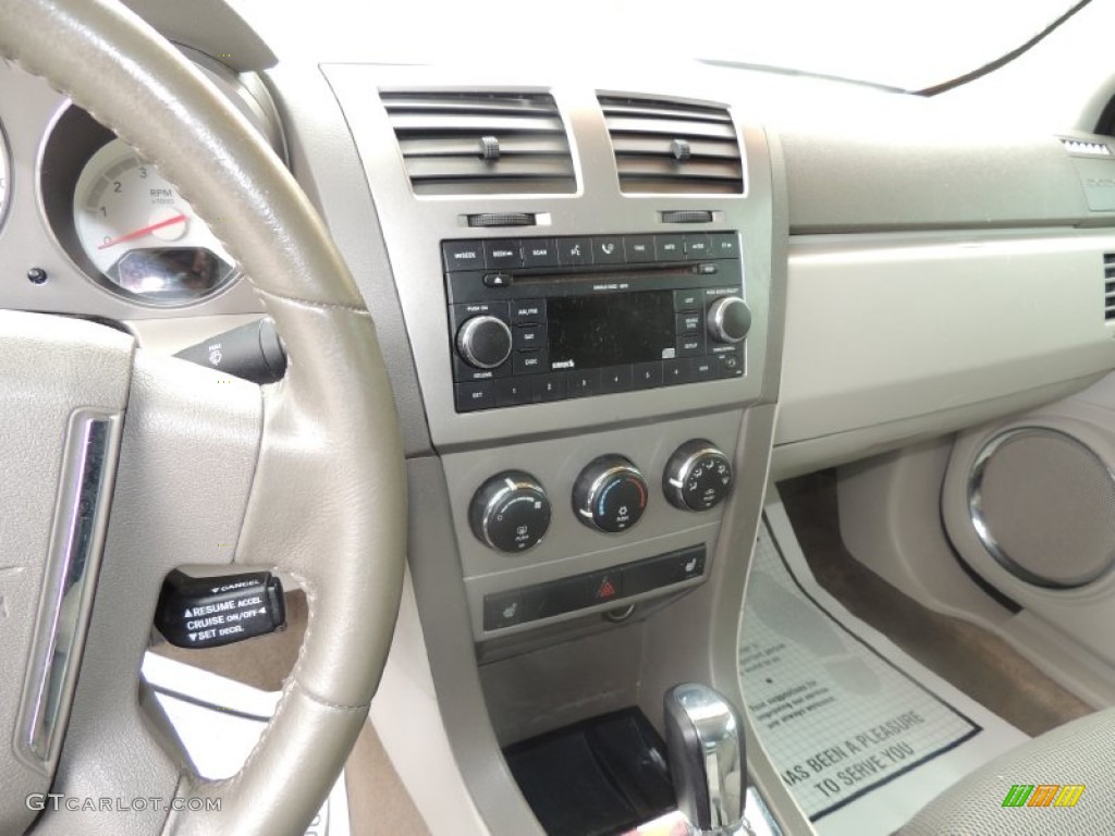 2008 Avenger SXT - Sunburst Orange Pearl / Dark Khaki/Light Graystone photo #17