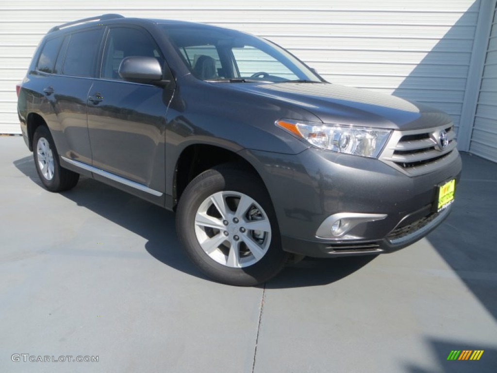 Magnetic Gray Metallic Toyota Highlander