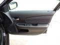 Black - 200 LX Sedan Photo No. 7