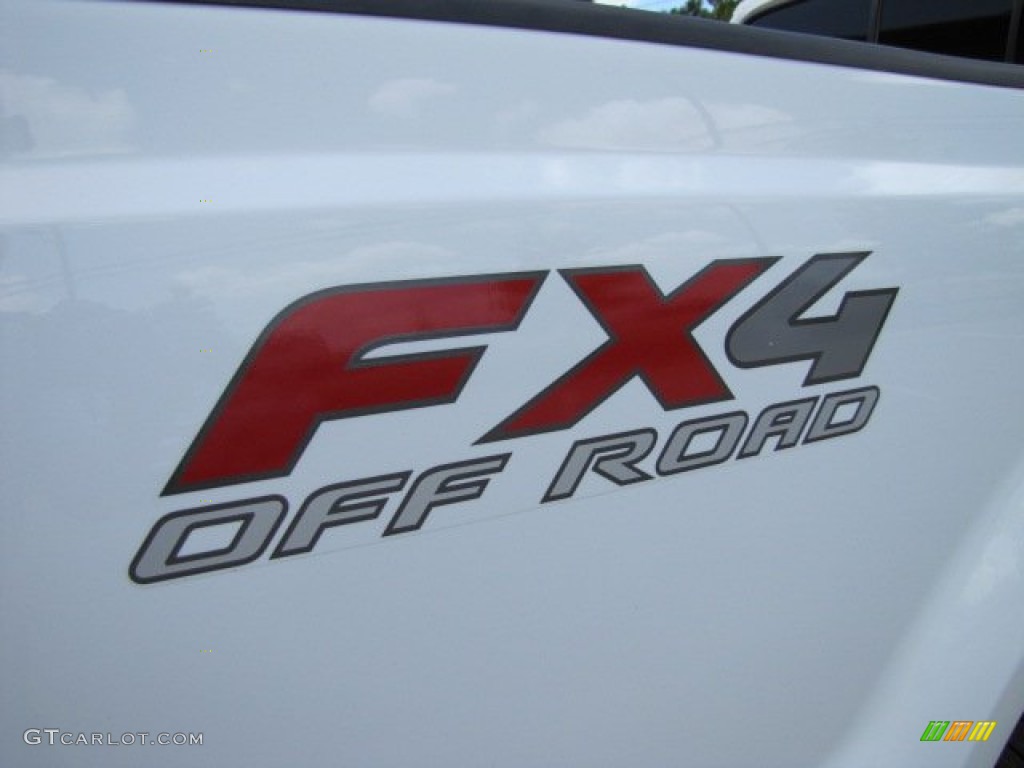 2004 F250 Super Duty FX4 Crew Cab 4x4 - Oxford White / Medium Flint photo #32