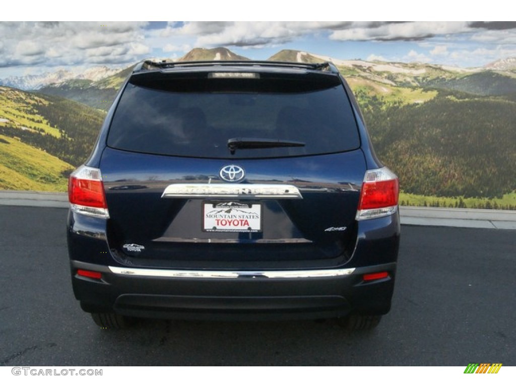 2013 Highlander SE 4WD - Nautical Blue Metallic / Sand Beige photo #4