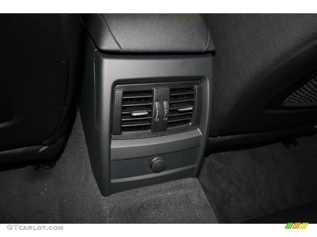 2013 3 Series 328i Sedan - Jet Black / Black photo #29