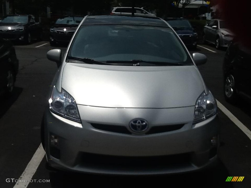 2010 Prius Hybrid III - Classic Silver Metallic / Dark Gray photo #1