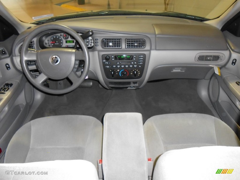 2004 Mercury Sable GS Sedan Dashboard Photos