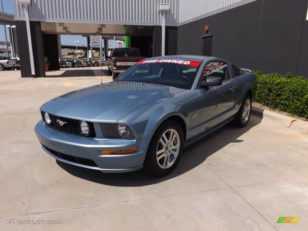 2005 Mustang GT Premium Coupe - Windveil Blue Metallic / Light Graphite photo #2