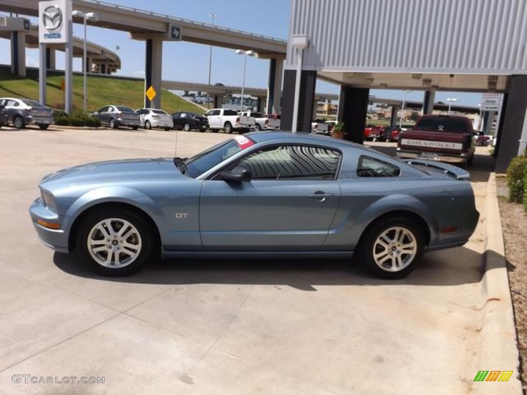 2005 Mustang GT Premium Coupe - Windveil Blue Metallic / Light Graphite photo #6