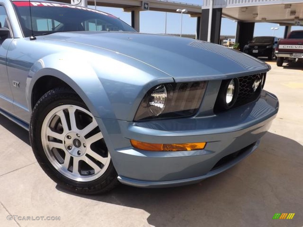 2005 Mustang GT Premium Coupe - Windveil Blue Metallic / Light Graphite photo #13