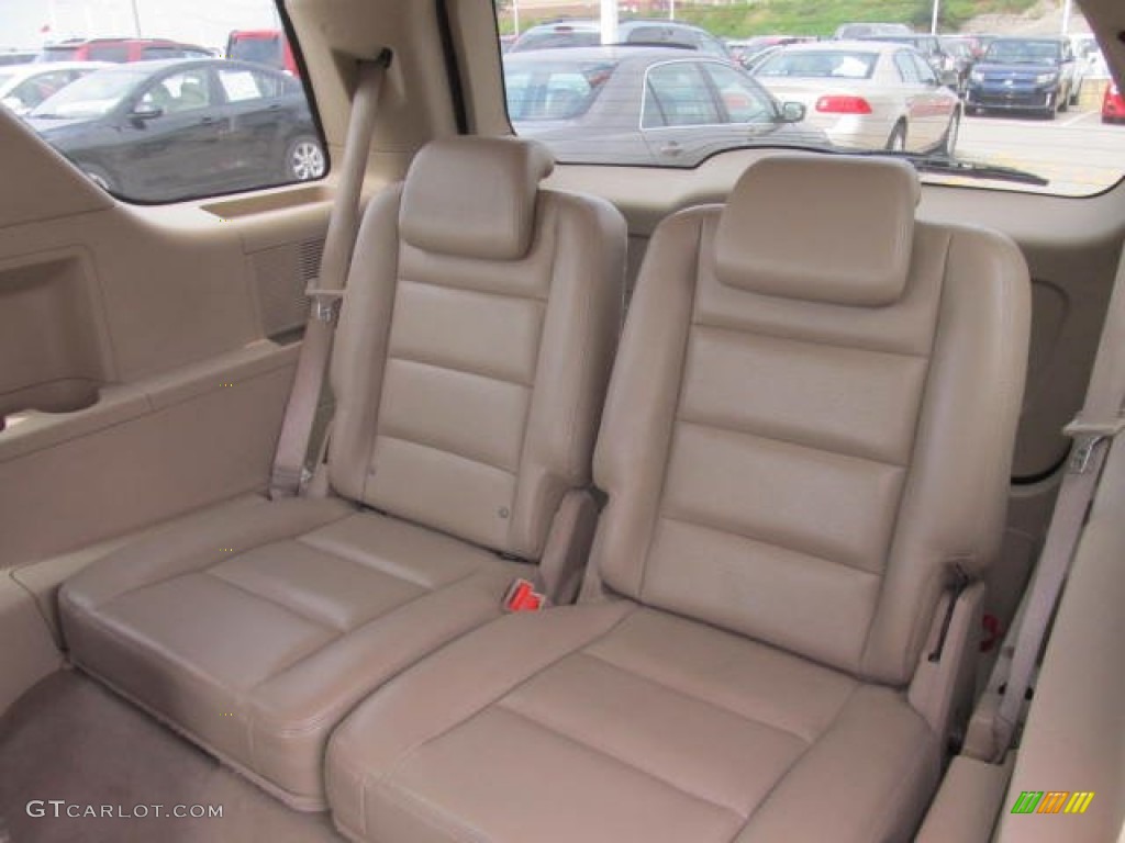 2007 Ford Freestyle SEL AWD Rear Seat Photos
