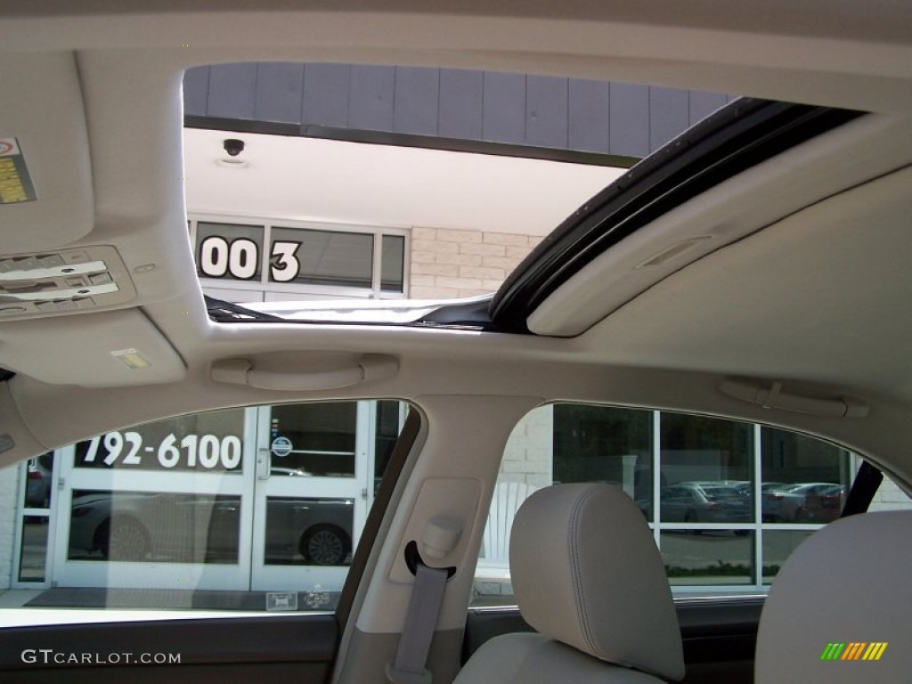 2011 RL SH-AWD - Alberta White Pearl / Taupe Leather photo #11