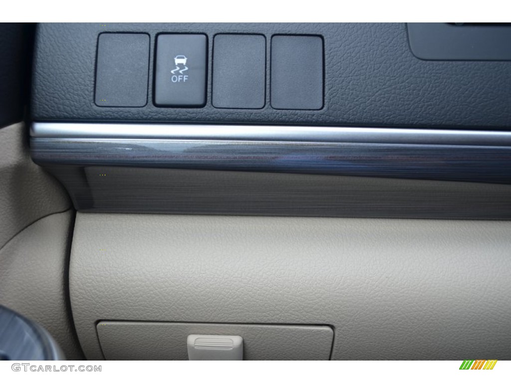 2013 Camry Hybrid XLE - Cypress Green Metallic / Ivory photo #16