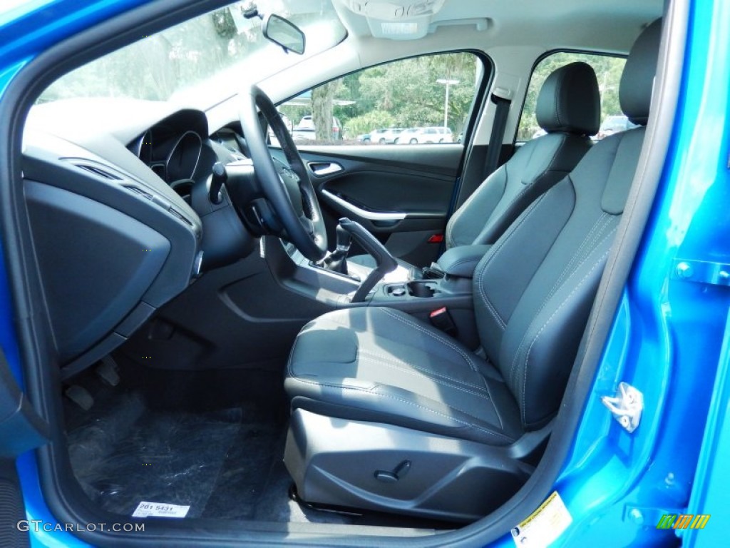 2014 Ford Focus SE Sedan Front Seat Photo #84339843
