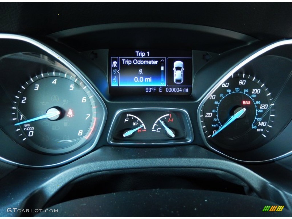 2014 Ford Focus SE Sedan Gauges Photo #84339930