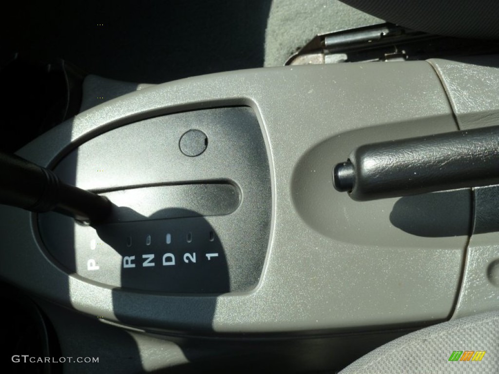 2005 Focus ZX4 SE Sedan - Liquid Grey Metallic / Dark Flint/Light Flint photo #14